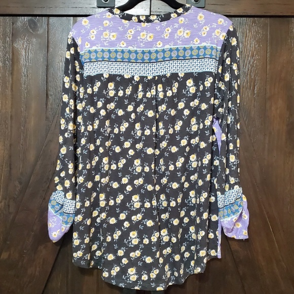 Style & Co. 1X Plus Floral Split Neck Casual Top - Picture 3 of 7